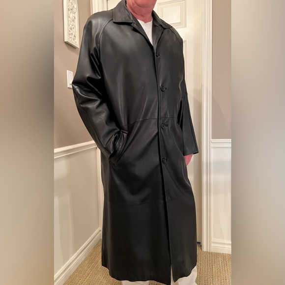 Unique Men’s Full Length Leather Coat - Picture 1 of 8